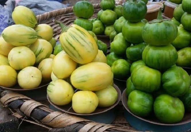 Fresh garden eggs