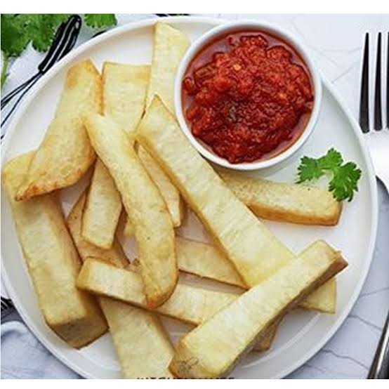 fried yam (dundu) with pepper sauce